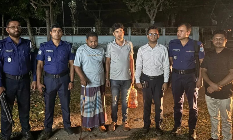 পেট্রোল মজুত ও চড়া দামে বিক্রি, জামাই-শ্বশুরের কারাদণ্ড